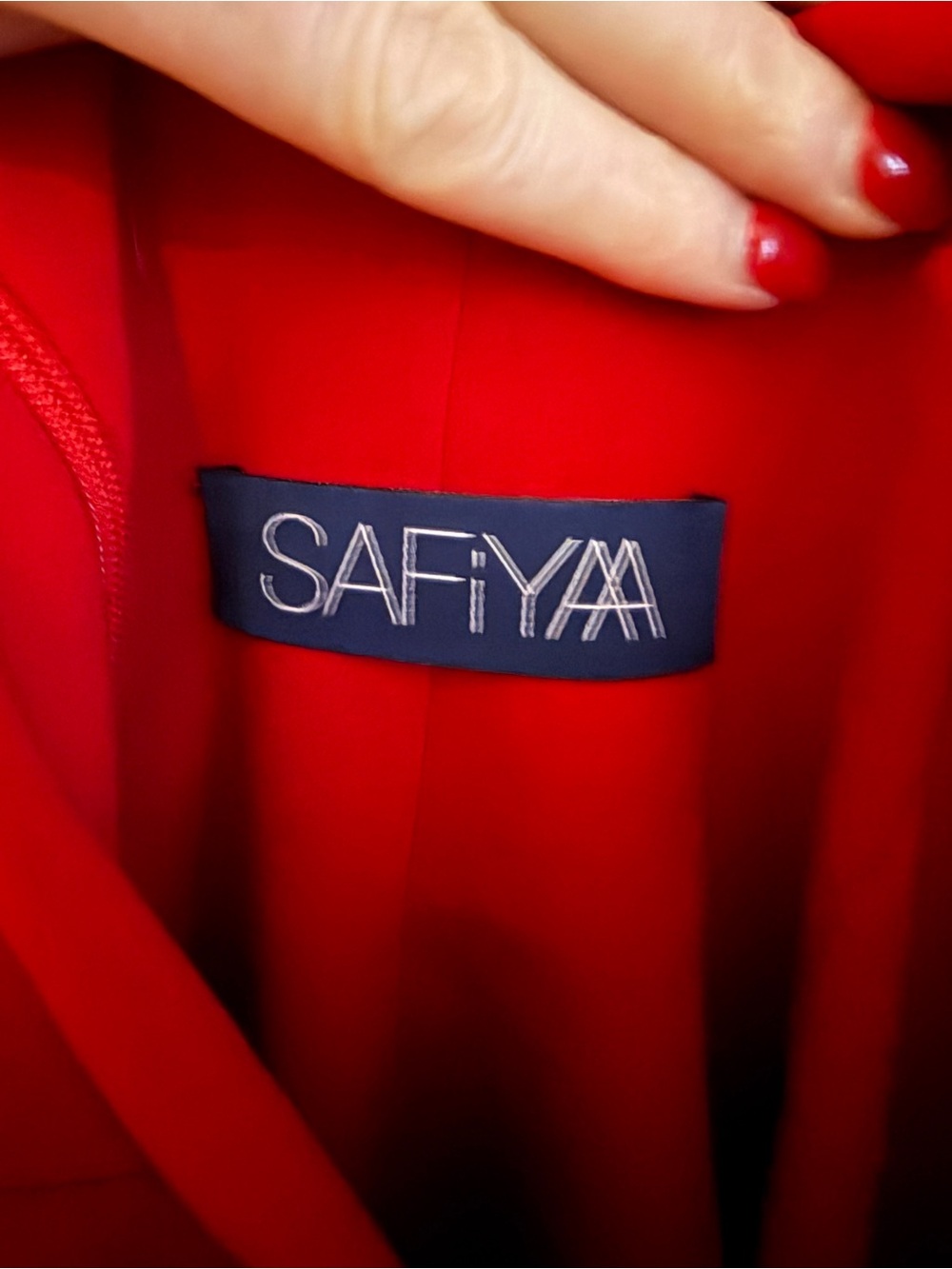 Safiyaa Red Gown as seen on EmRata - Picture 4 of 7